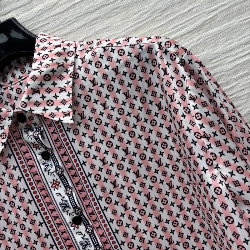 Lightweight Louis Vuitton Shirts 131710