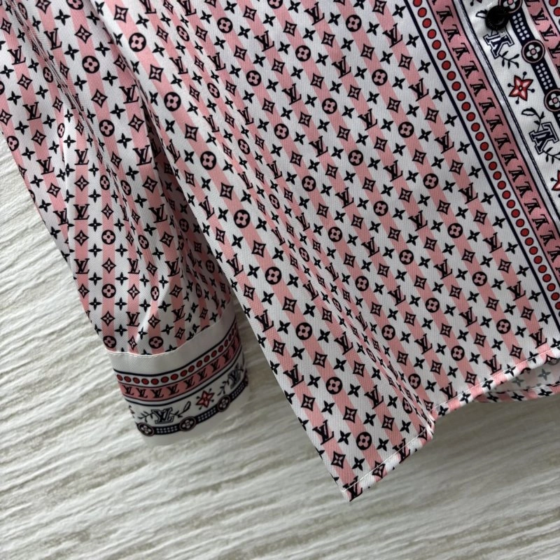 Lightweight Louis Vuitton Shirts 131710