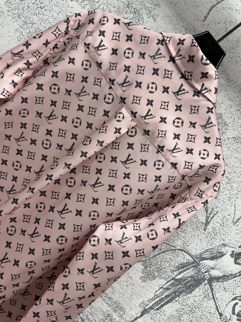 Affordable Louis Vuitton Shirts 130685