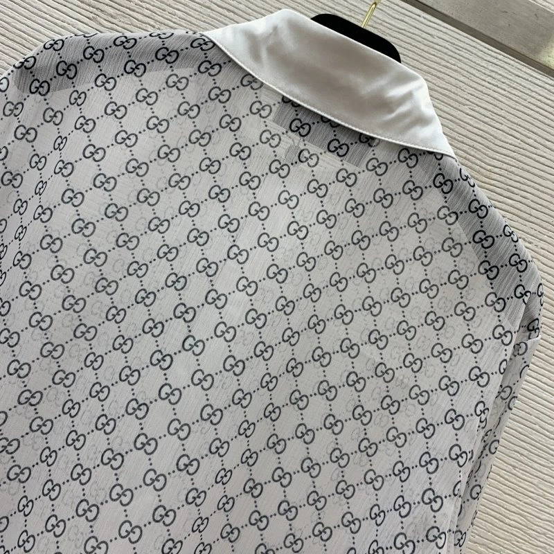 SmoothTexture Louis Vuitton Shirts 130686