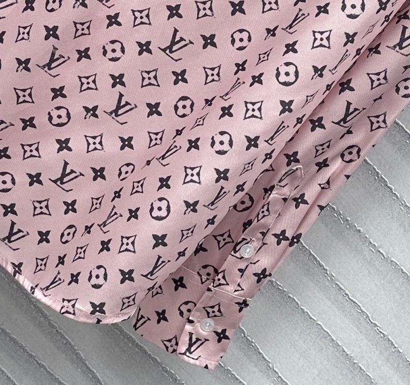 Louis Vuitton Shirts WellDesigned 130680