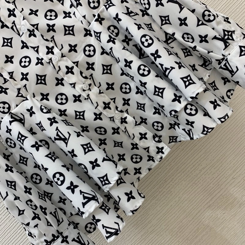 Minimalist Louis Vuitton Shirts 130674