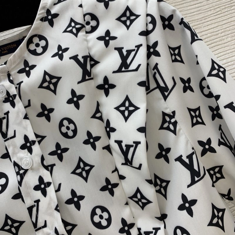 Minimalist Louis Vuitton Shirts 130674