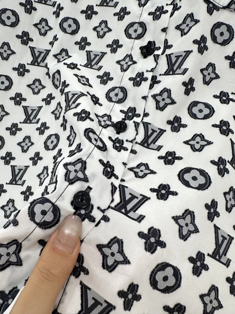 Louis Vuitton Shirts Unisex 131376