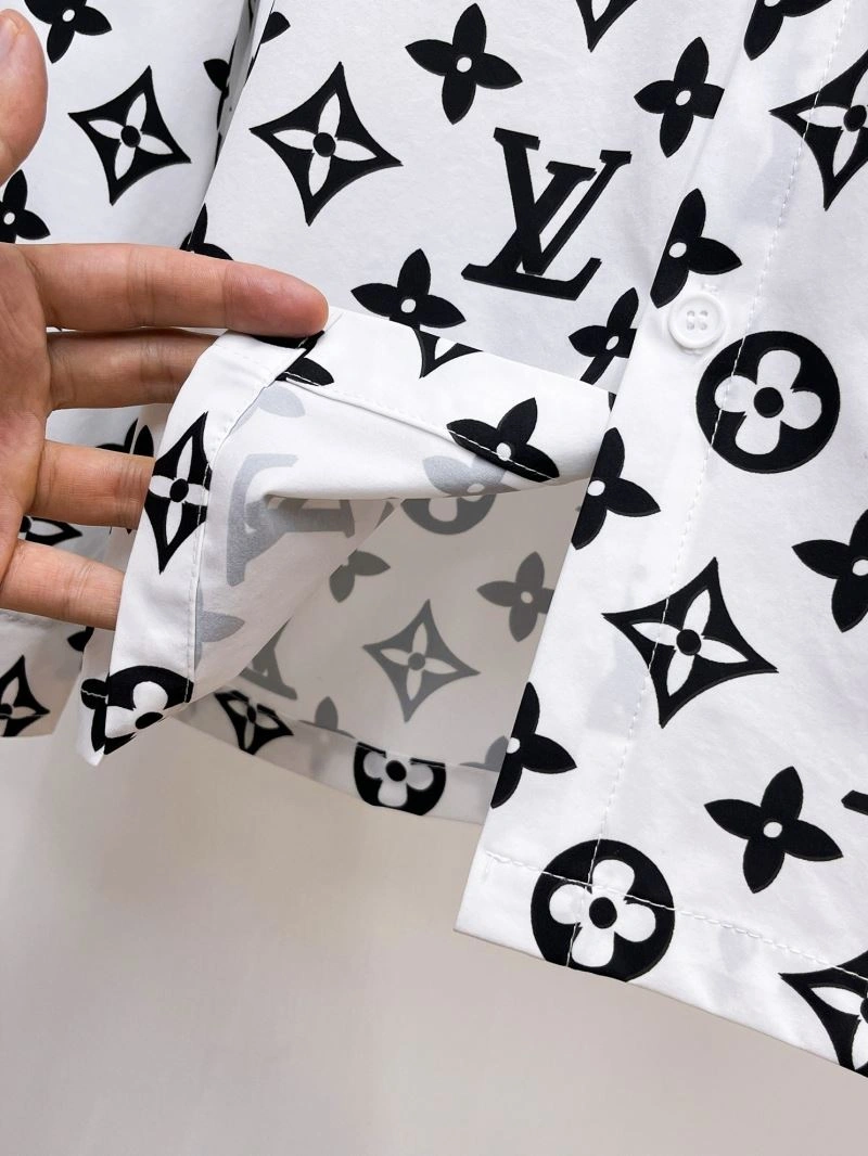 Fashionable Louis Vuitton Shirts 133778
