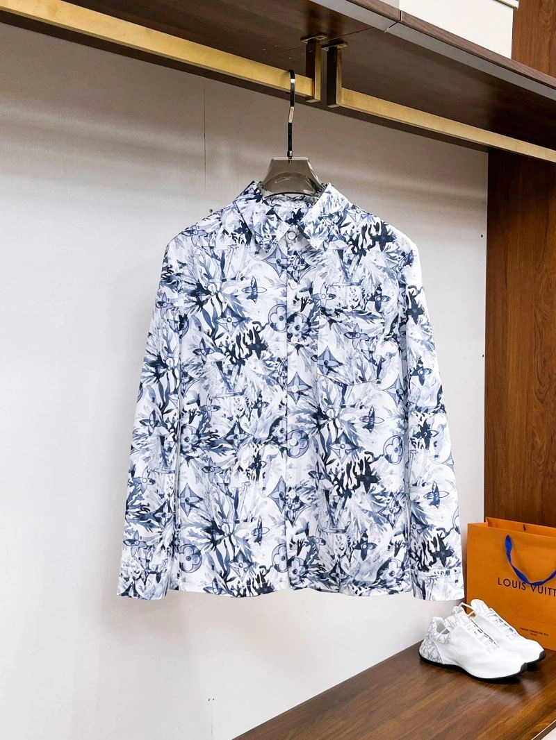 Compact Louis Vuitton Shirts 133772