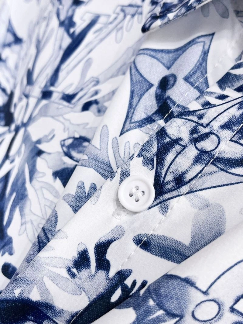 Compact Louis Vuitton Shirts 133772
