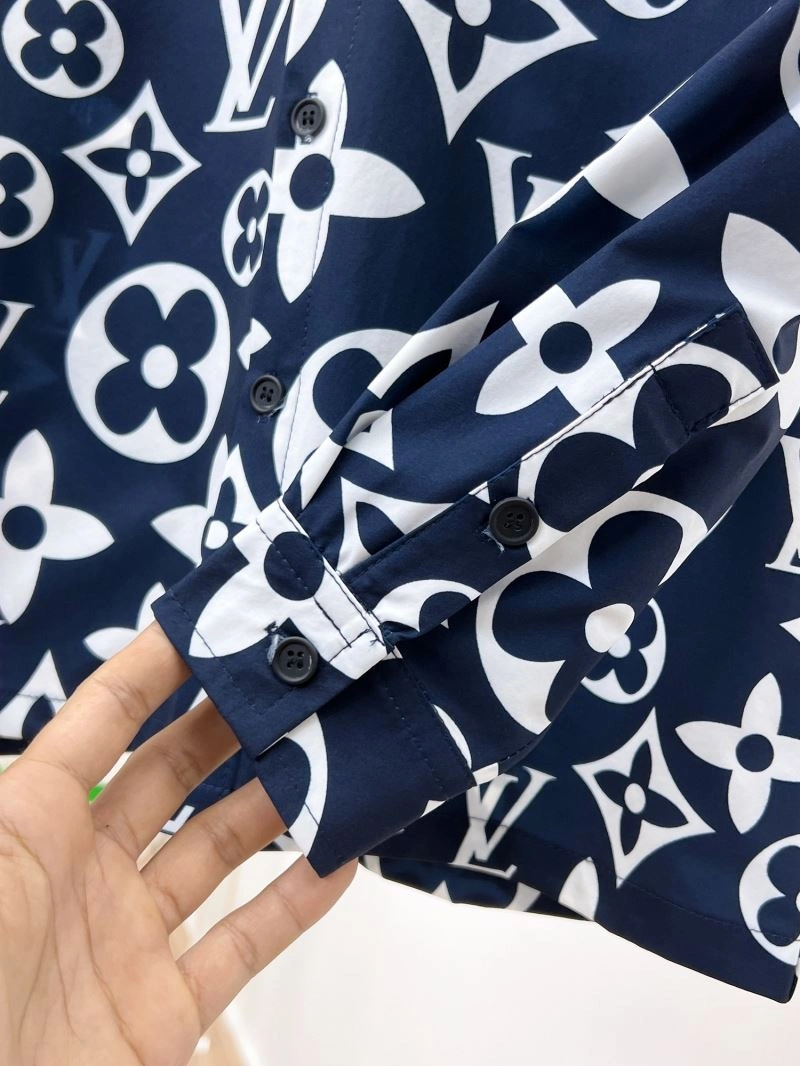 Lightweight Louis Vuitton Shirts 133759
