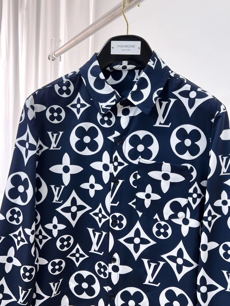 Lightweight Louis Vuitton Shirts 133759