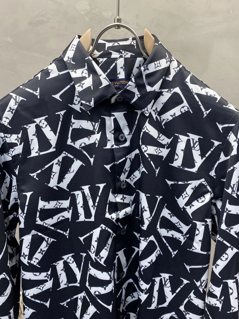 EyeCatching Louis Vuitton Shirts 133737