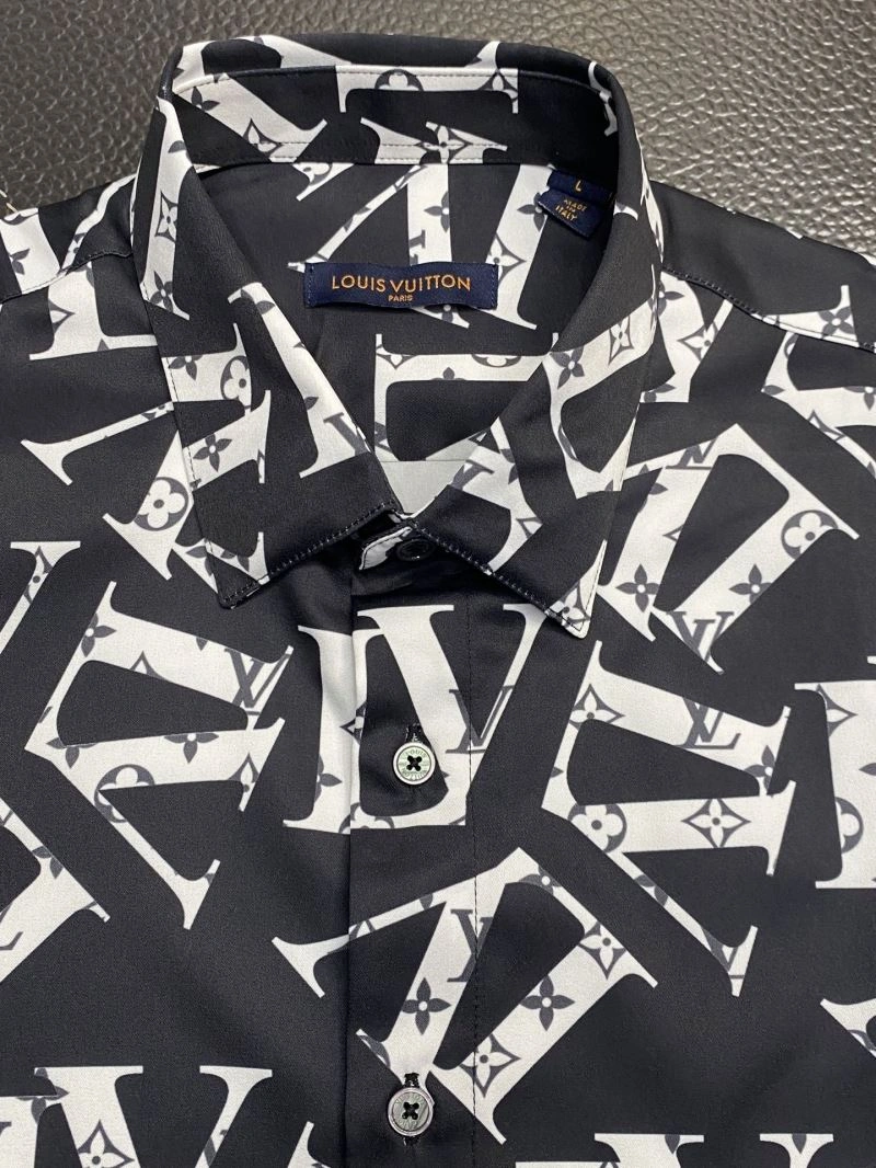 EyeCatching Louis Vuitton Shirts 133737