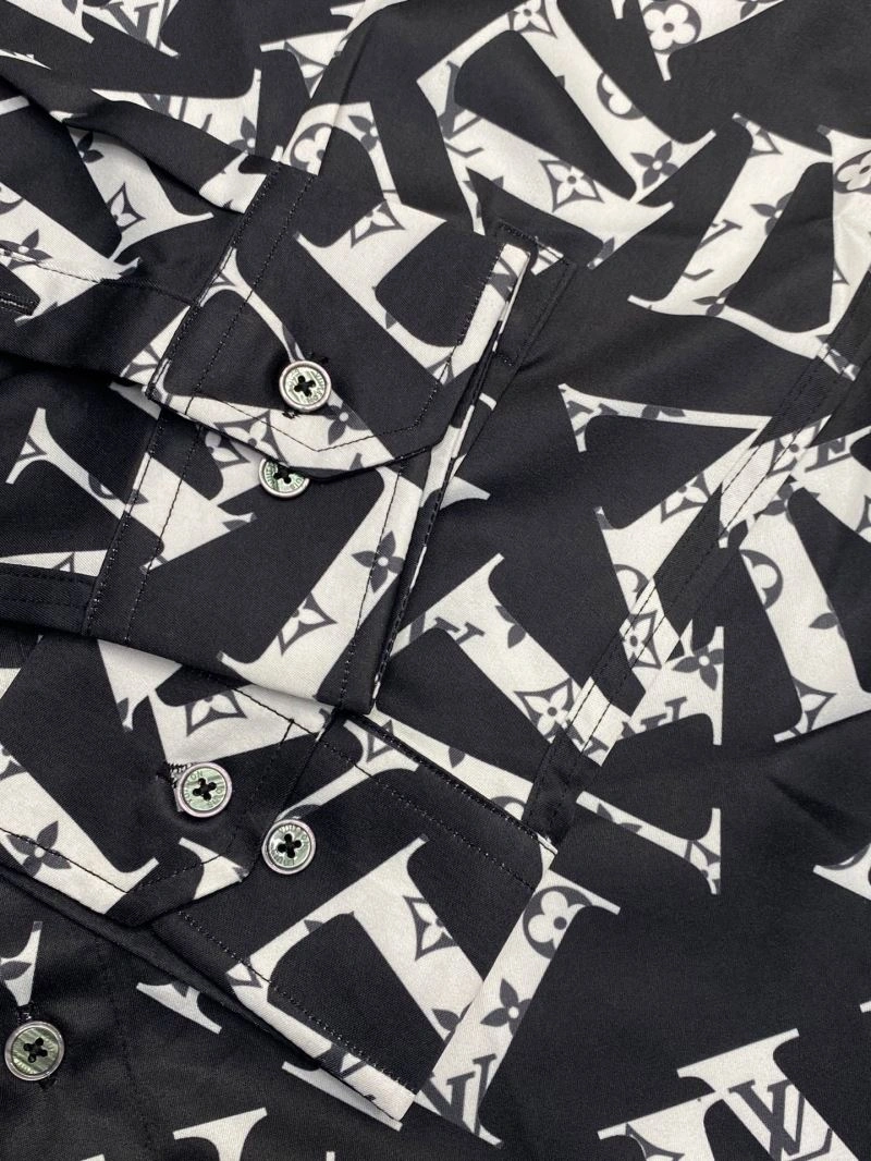 EyeCatching Louis Vuitton Shirts 133737