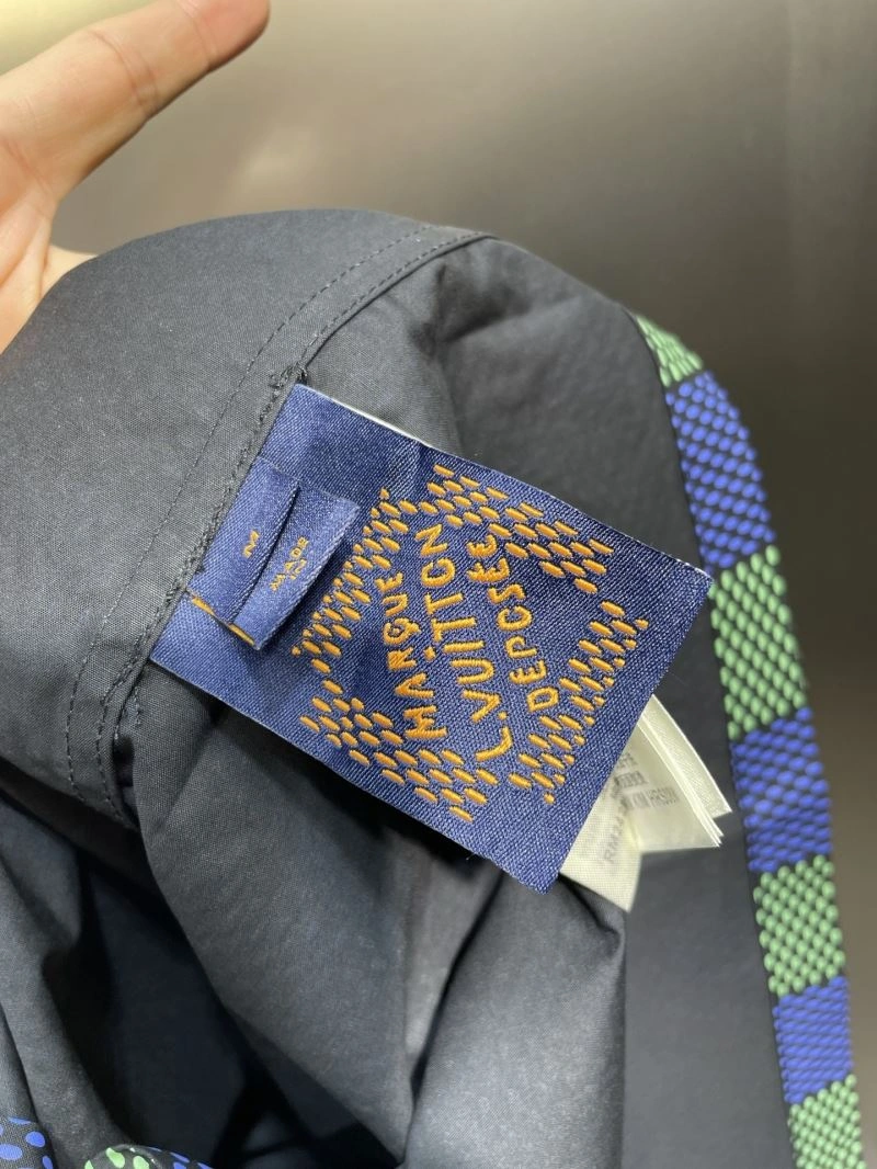 Packable Louis Vuitton Shirts 133742