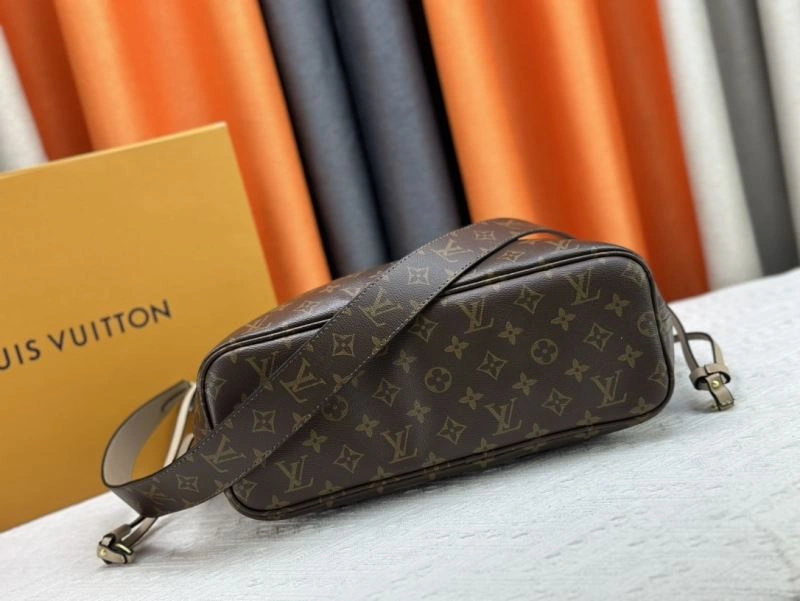 Flexible Louis Vuitton Shopping Bags 80411