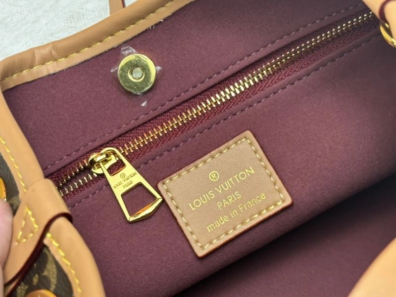 Sleek Louis Vuitton Shopping Bags 78904