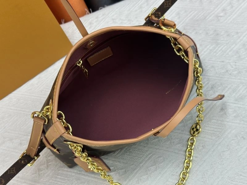Sleek Louis Vuitton Shopping Bags 78904