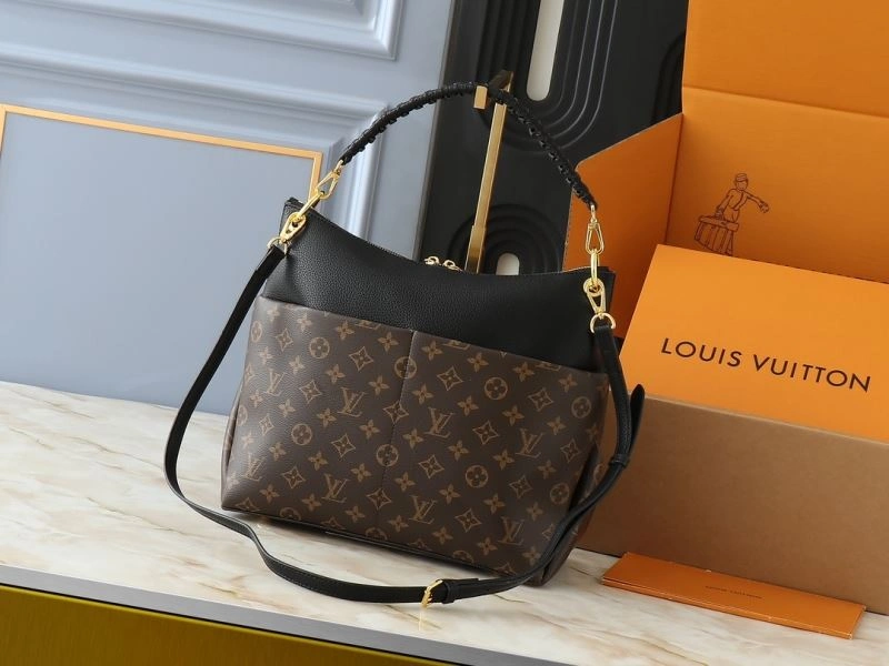 Louis Vuitton Shopping Bags SportInspired 80402
