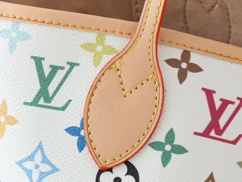 EyeCatching Louis Vuitton Shopping Bags 80379