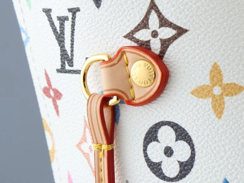 EyeCatching Louis Vuitton Shopping Bags 80379