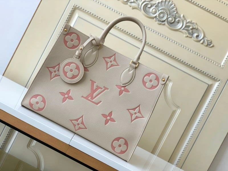 Compact Louis Vuitton Shopping Bags 94310