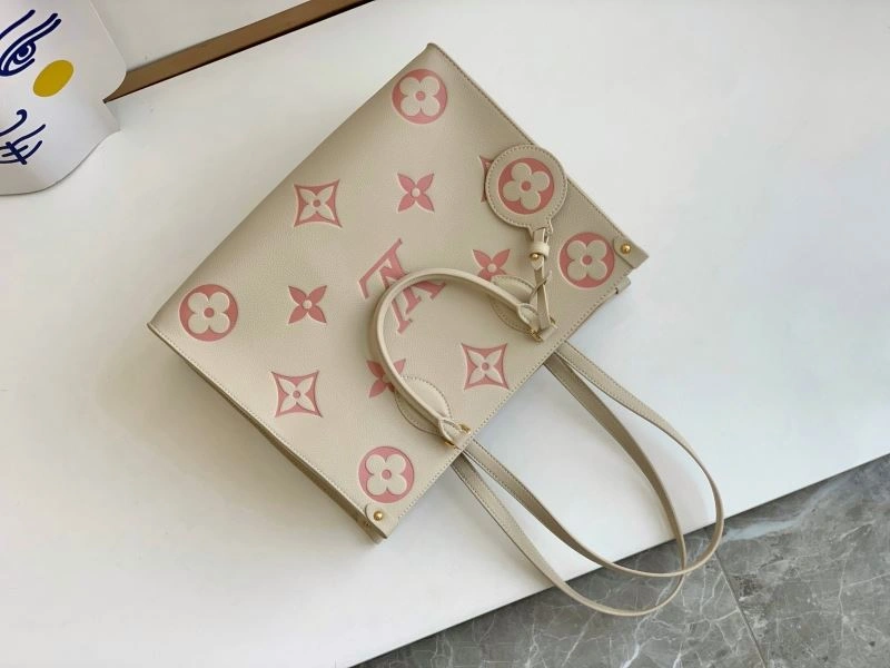Compact Louis Vuitton Shopping Bags 94310