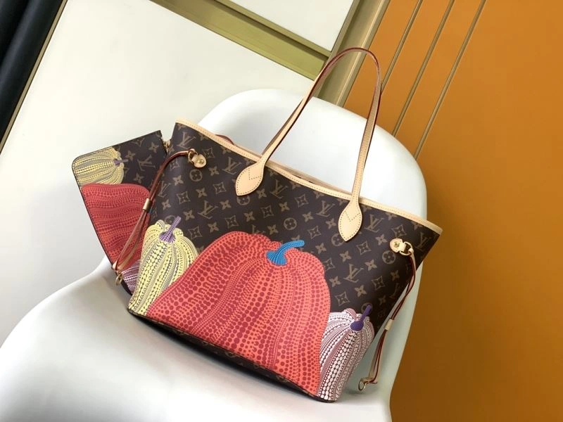 UrbanChic Louis Vuitton Shopping Bags 94220