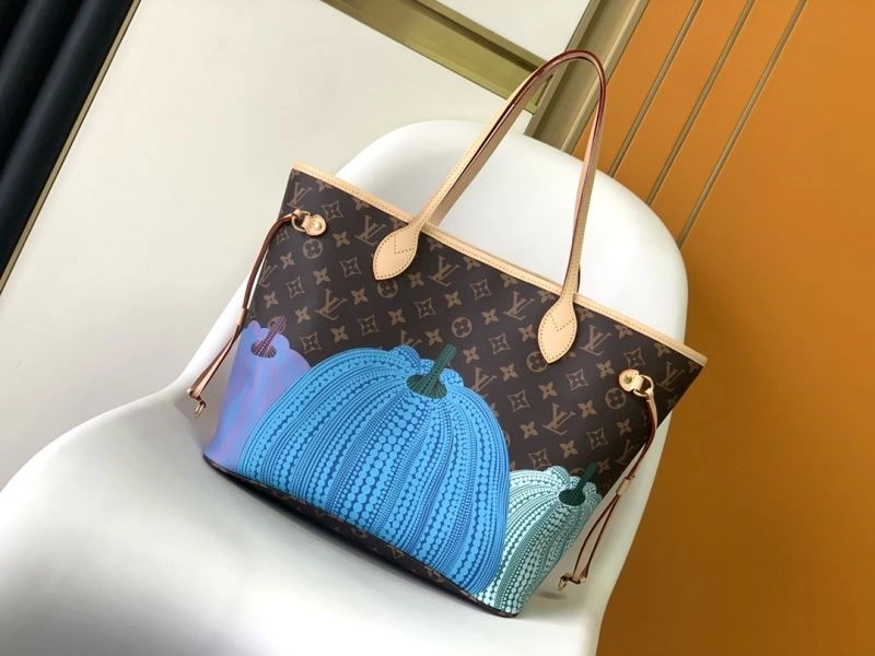UrbanChic Louis Vuitton Shopping Bags 94220