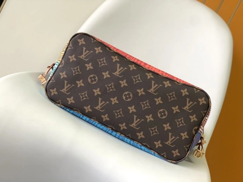 UrbanChic Louis Vuitton Shopping Bags 94220