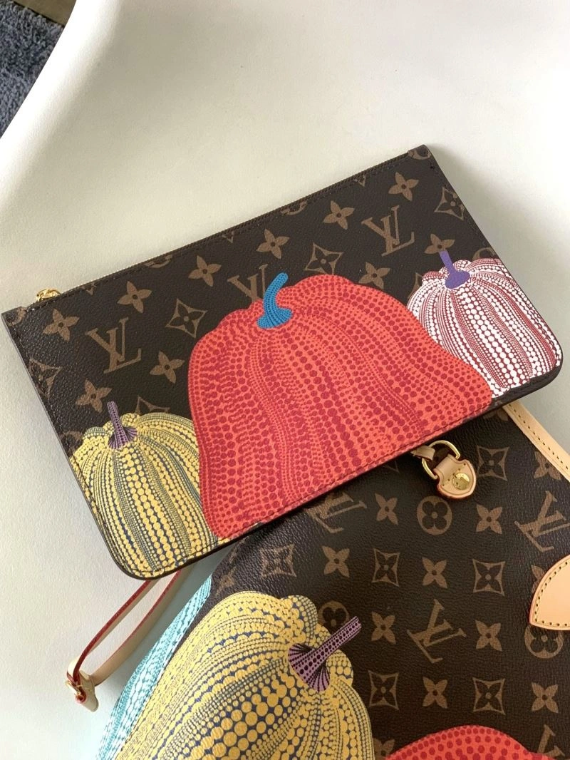 UrbanChic Louis Vuitton Shopping Bags 94220