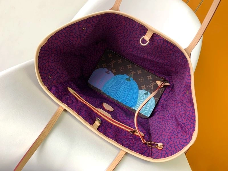 UrbanChic Louis Vuitton Shopping Bags 94220