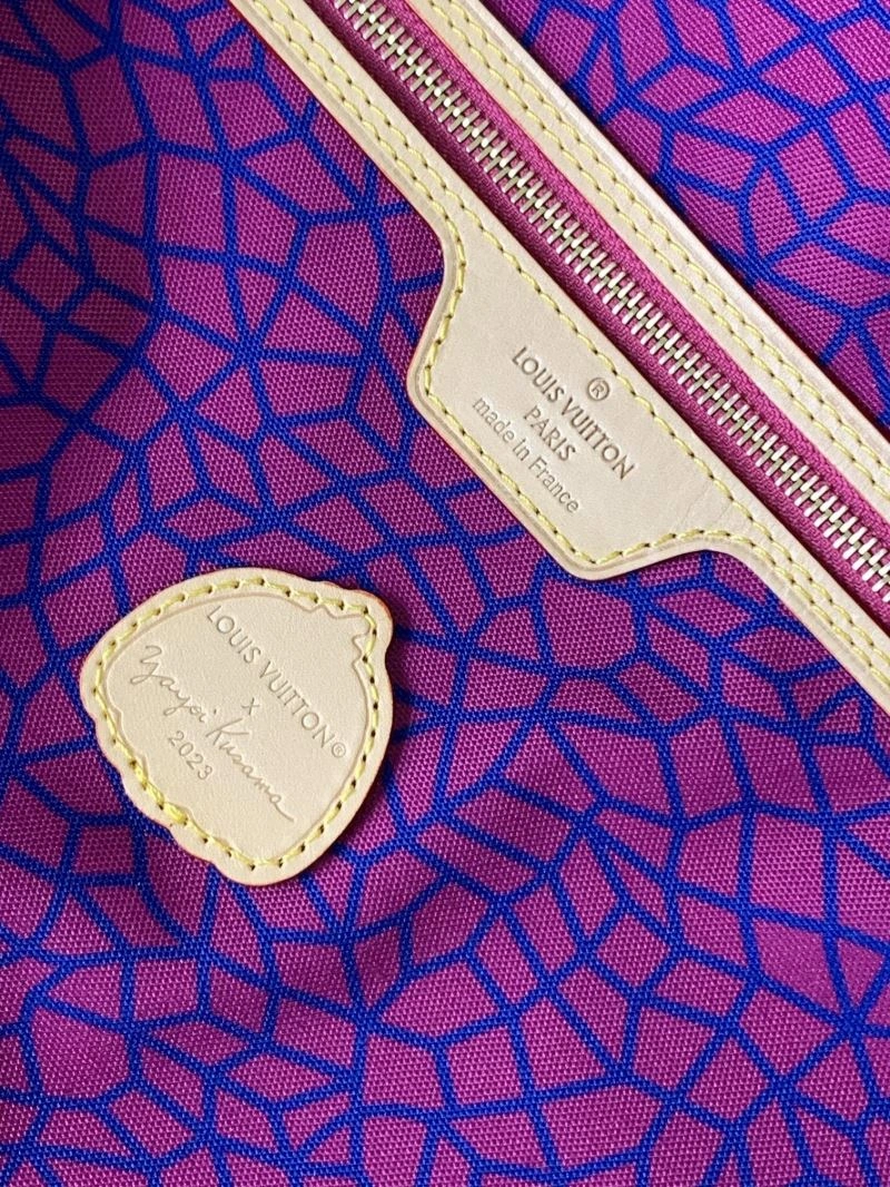 UrbanChic Louis Vuitton Shopping Bags 94220