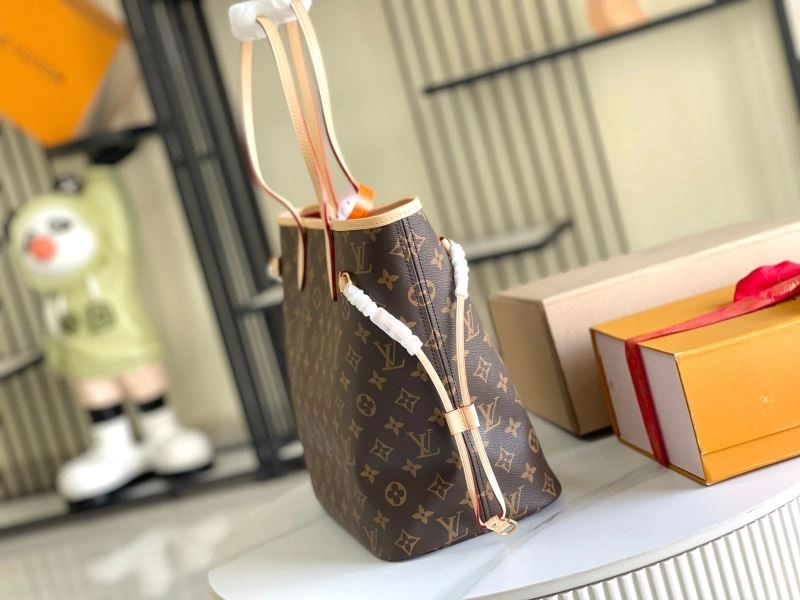 Louis Vuitton Shopping Bags FashionForward 93994
