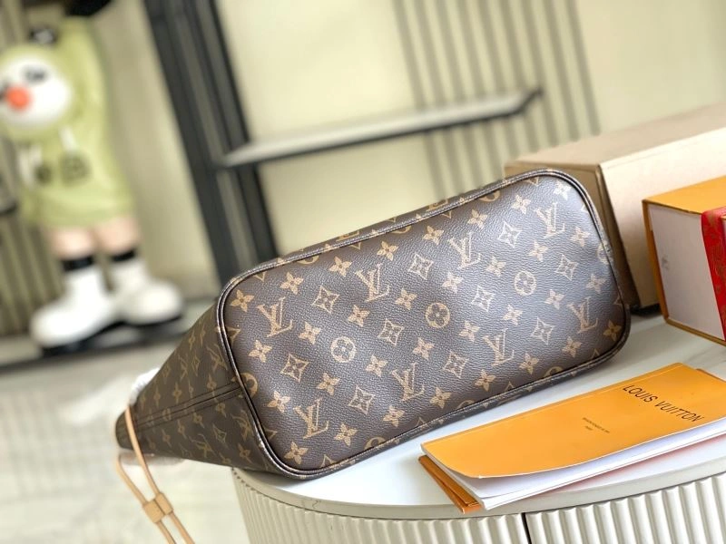 Louis Vuitton Shopping Bags FashionForward 93994