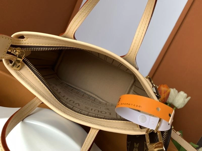 Casual Louis Vuitton Shopping Bags 93735