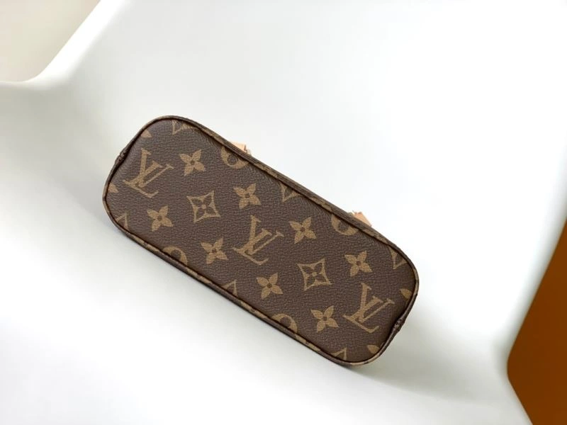 StreetReady Louis Vuitton Shopping Bags 93717