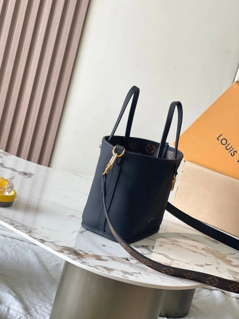 Soft Louis Vuitton Shopping Bags 93489