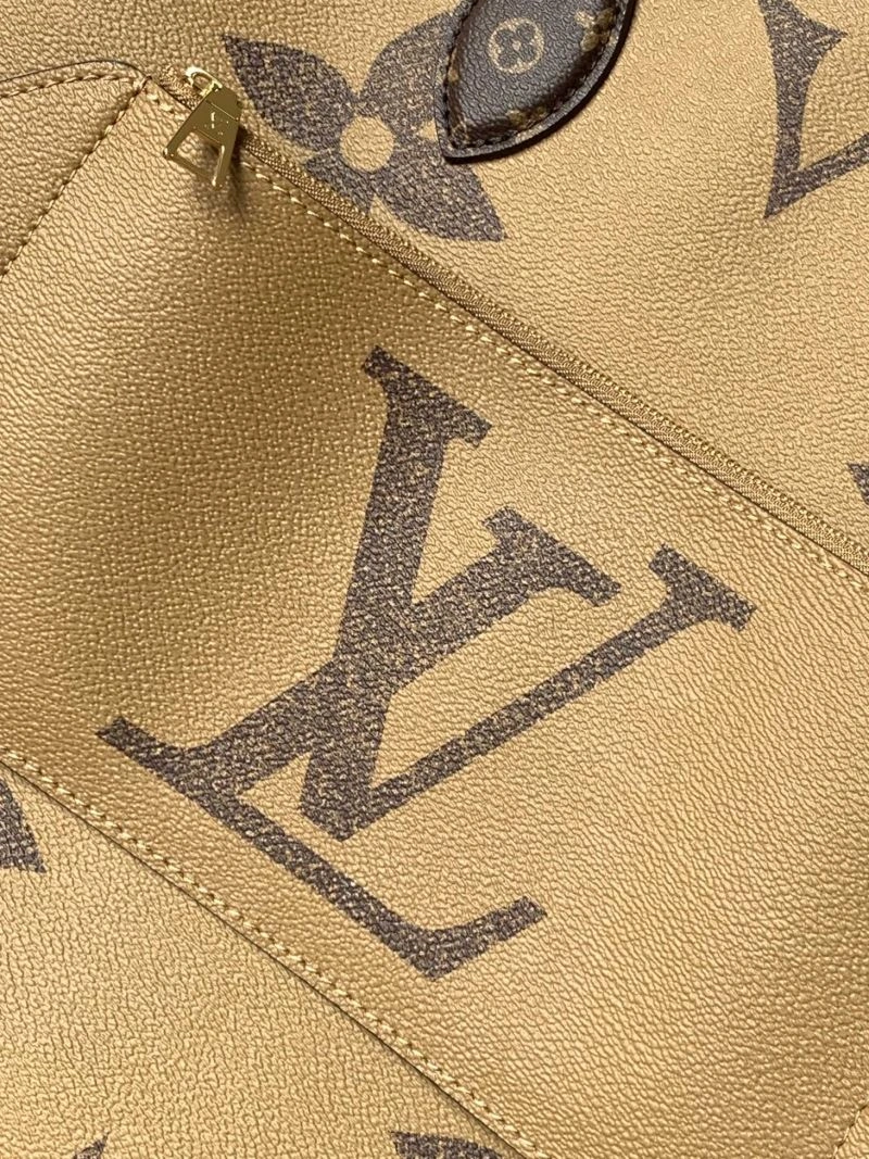 Functional Louis Vuitton Shopping Bags 93471