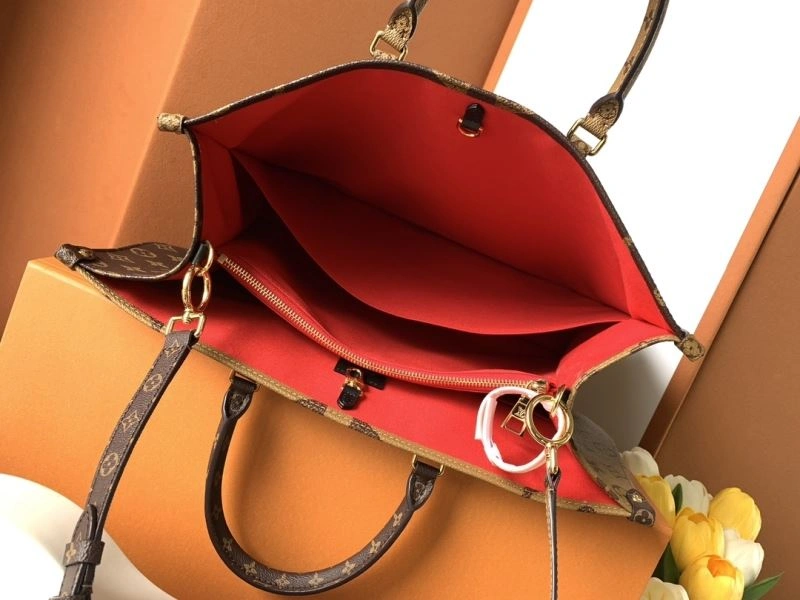 Functional Louis Vuitton Shopping Bags 93471