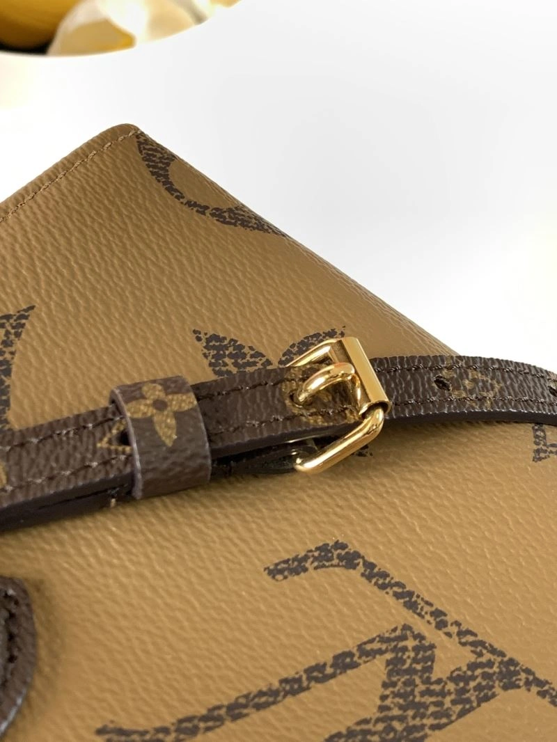 Louis Vuitton Shopping Bags Minimalist 93461