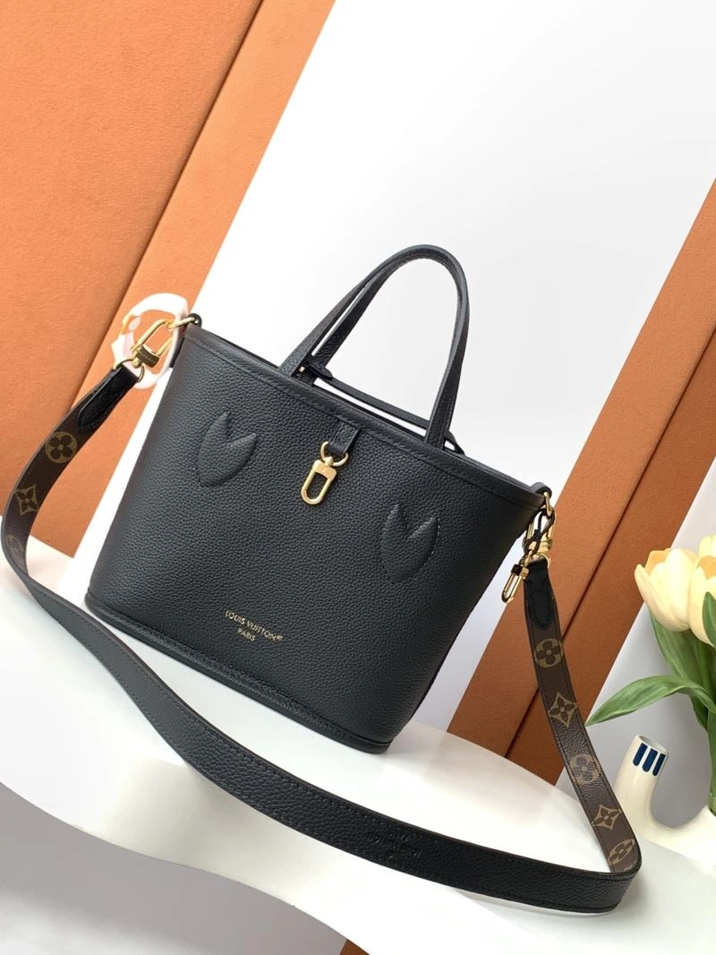 Bright Louis Vuitton Shopping Bags 93459