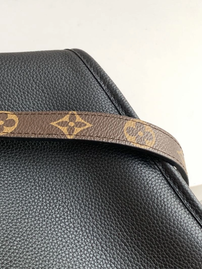 Bright Louis Vuitton Shopping Bags 93459