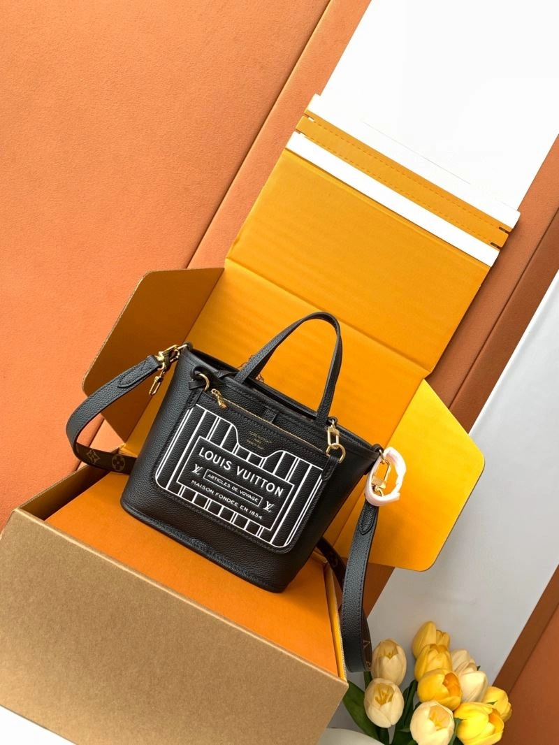 Bright Louis Vuitton Shopping Bags 93459