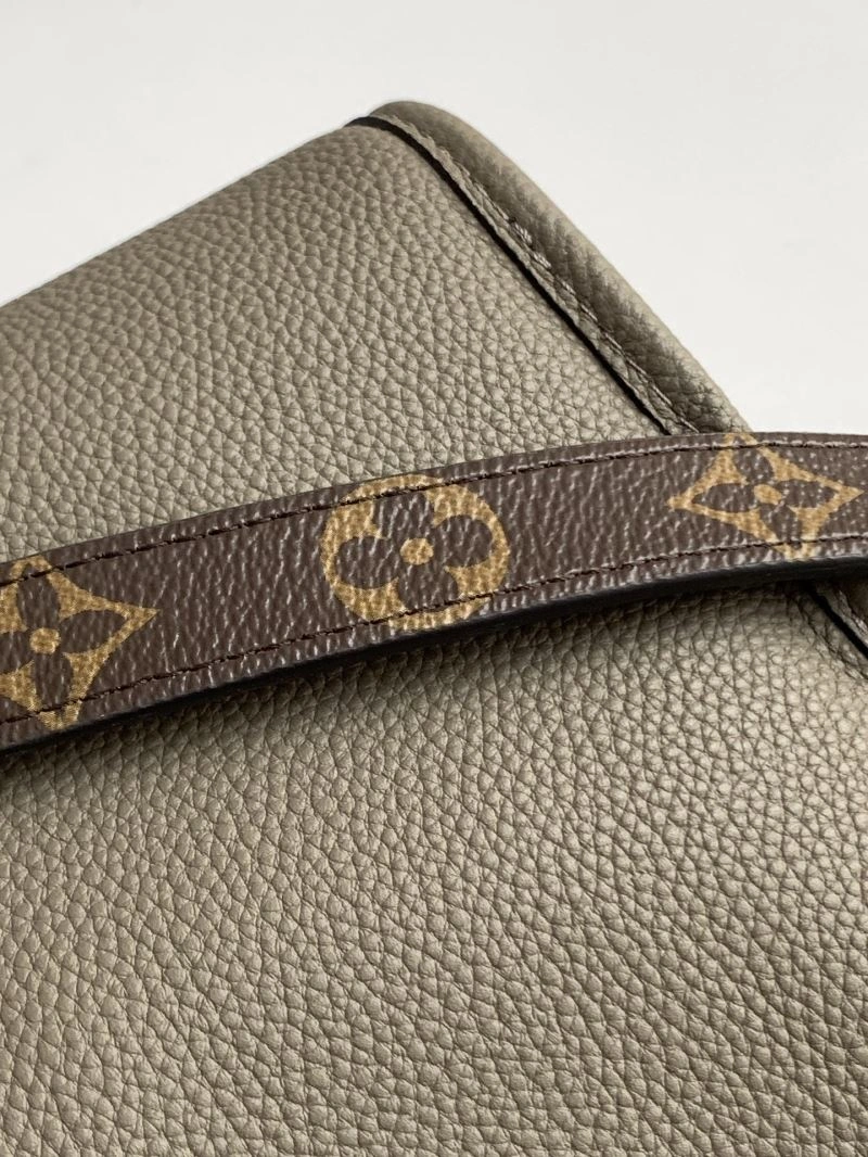 Breathable Louis Vuitton Shopping Bags 93457