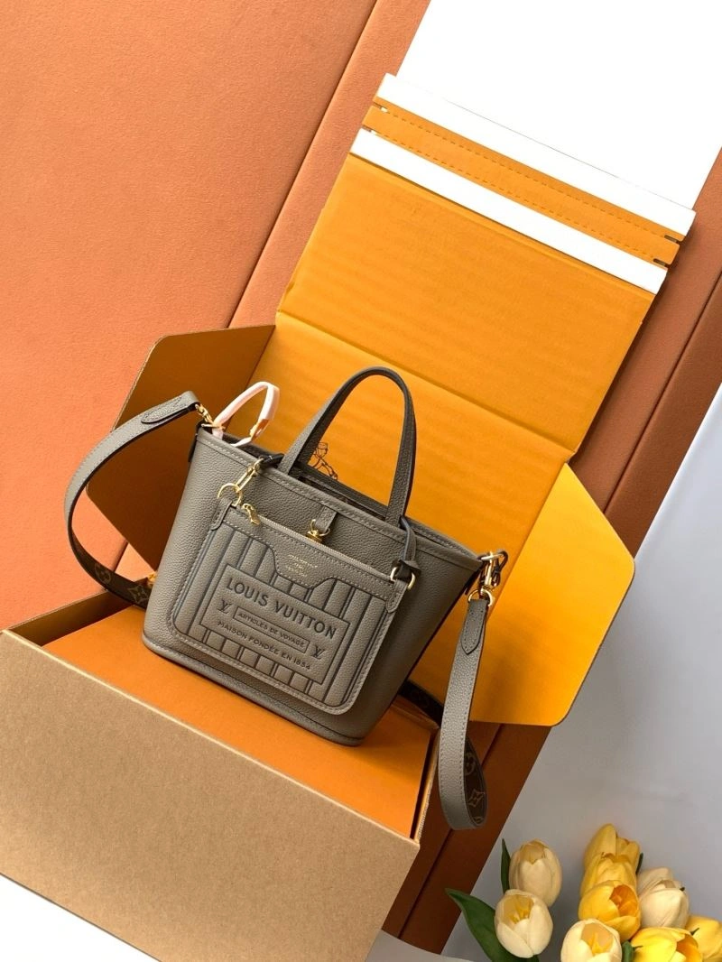 Breathable Louis Vuitton Shopping Bags 93457