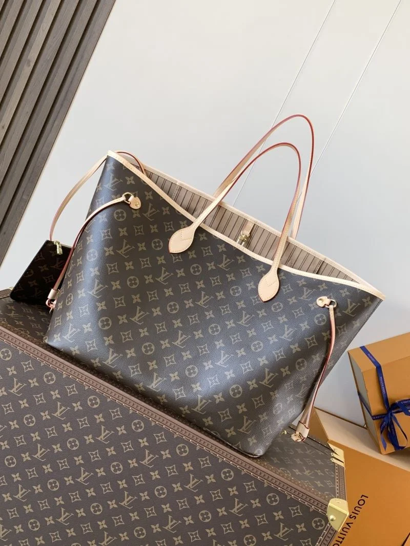 WeatherProof Louis Vuitton Shopping Bags 43285