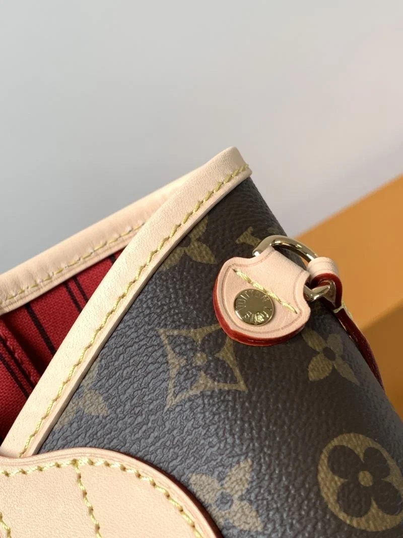 Snug Louis Vuitton Shopping Bags 43265