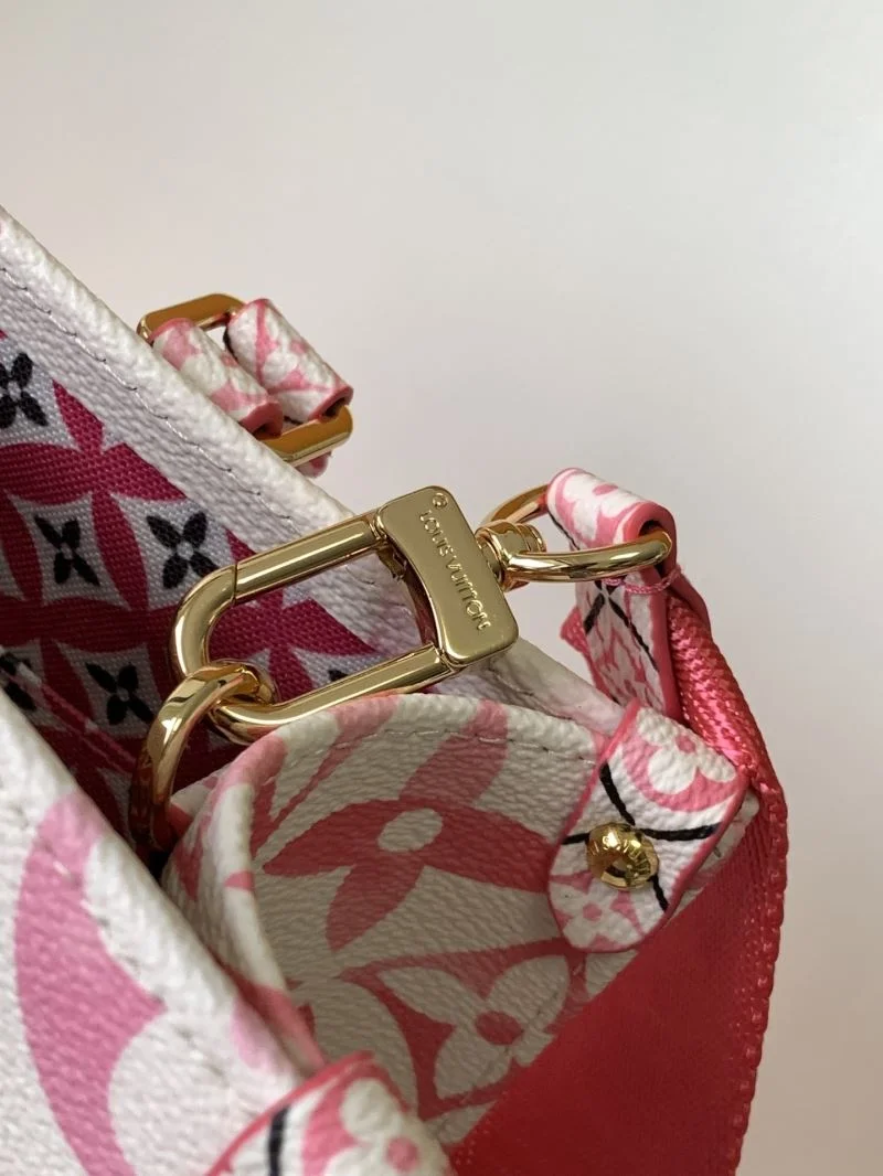 Flexible Louis Vuitton Shopping Bags 42581