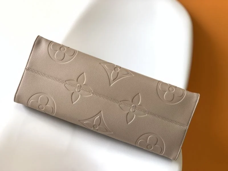 Unisex Louis Vuitton Shopping Bags 42526