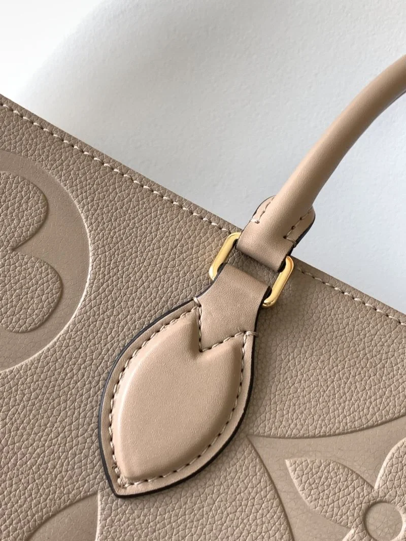 Unisex Louis Vuitton Shopping Bags 42526