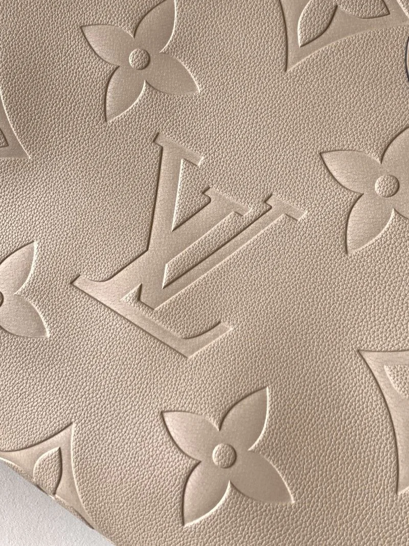 Unisex Louis Vuitton Shopping Bags 42526